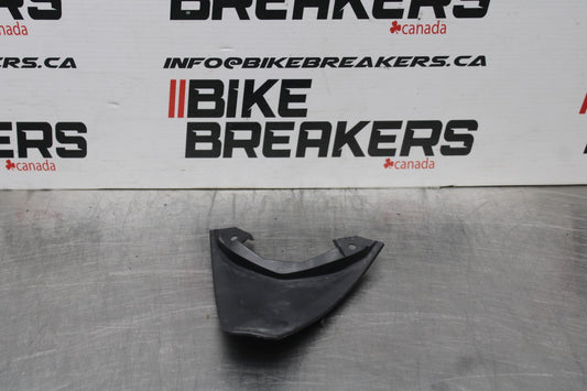 22-25 YAMAHA YZF R7 CENTER REAR BACK TAIL FAIRING COVER TRIM COWL BB850-B