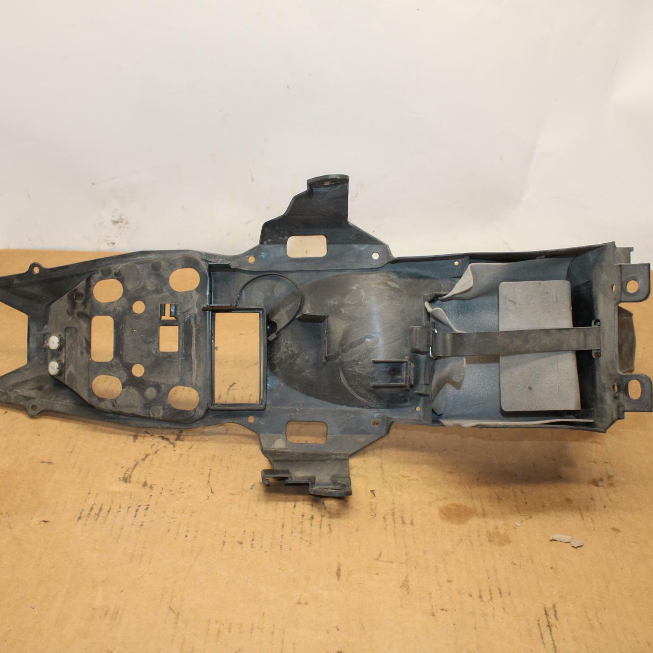 15-17 YAMAHA YZF R3 REAR BACK TAIL UNDERTAIL BATTERY TRAY PLASTIC BB380