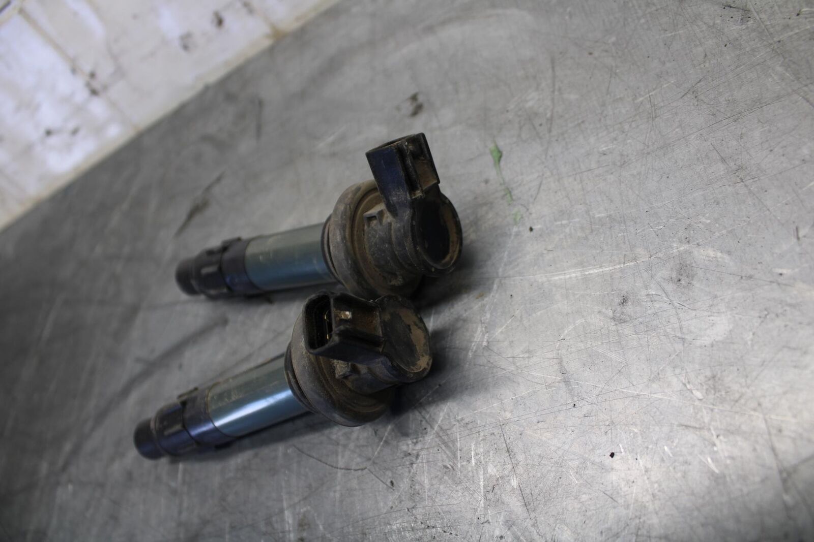 18 KAWASAKI Z 400 IGNITION COILS COIL SPARK PLUG CAPS BB469