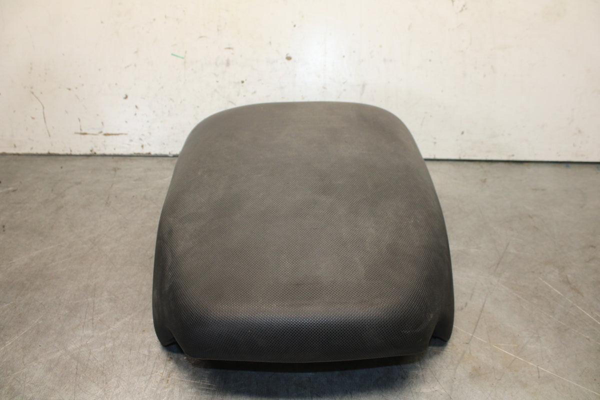 01-06 TRIUMPH TIGER 955I REAR BACK PASSENGER TANDEM SEAT PAD SADDLE BB693