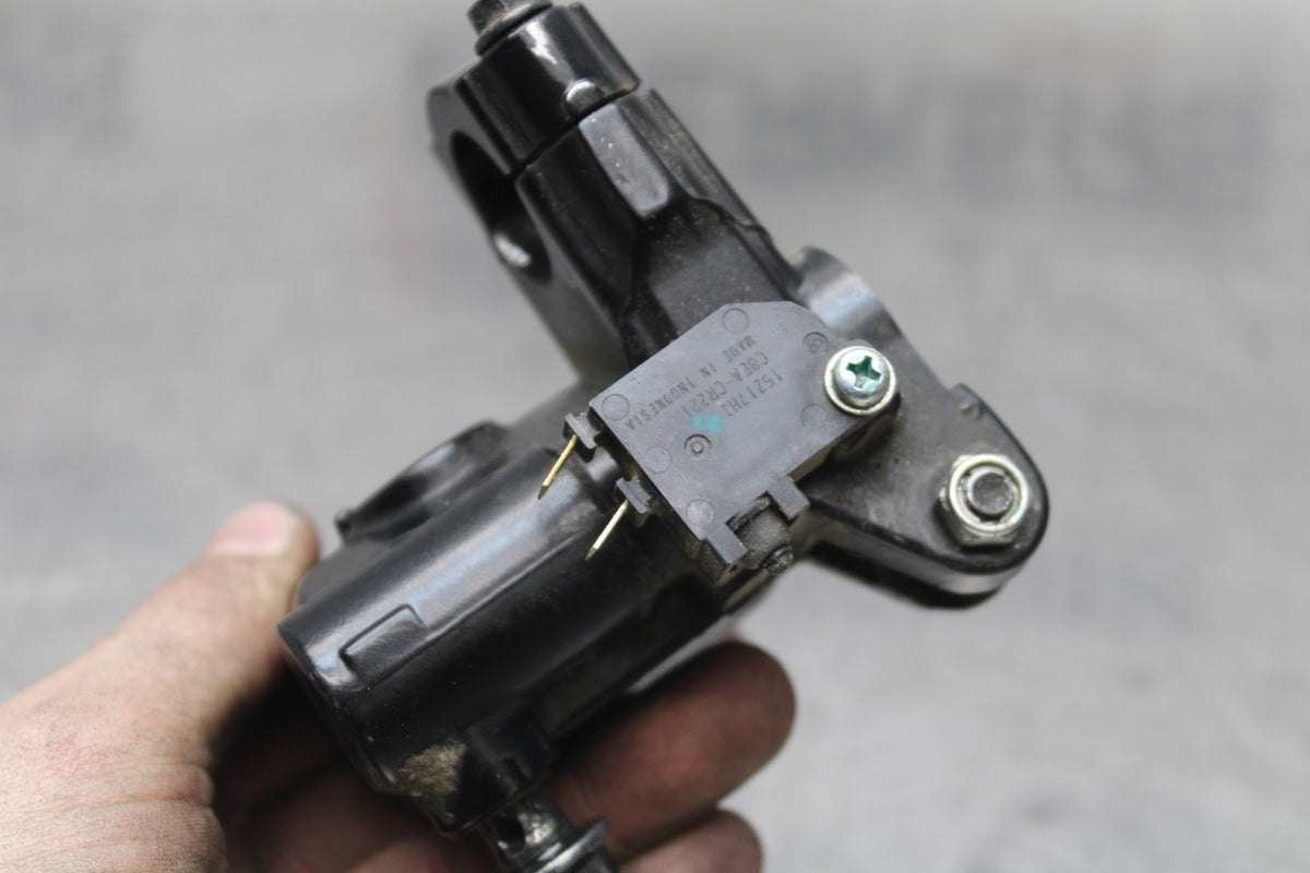 17-18 YAMAHA YZF R3 FRONT BRAKE MASTER CYLINDER BB813