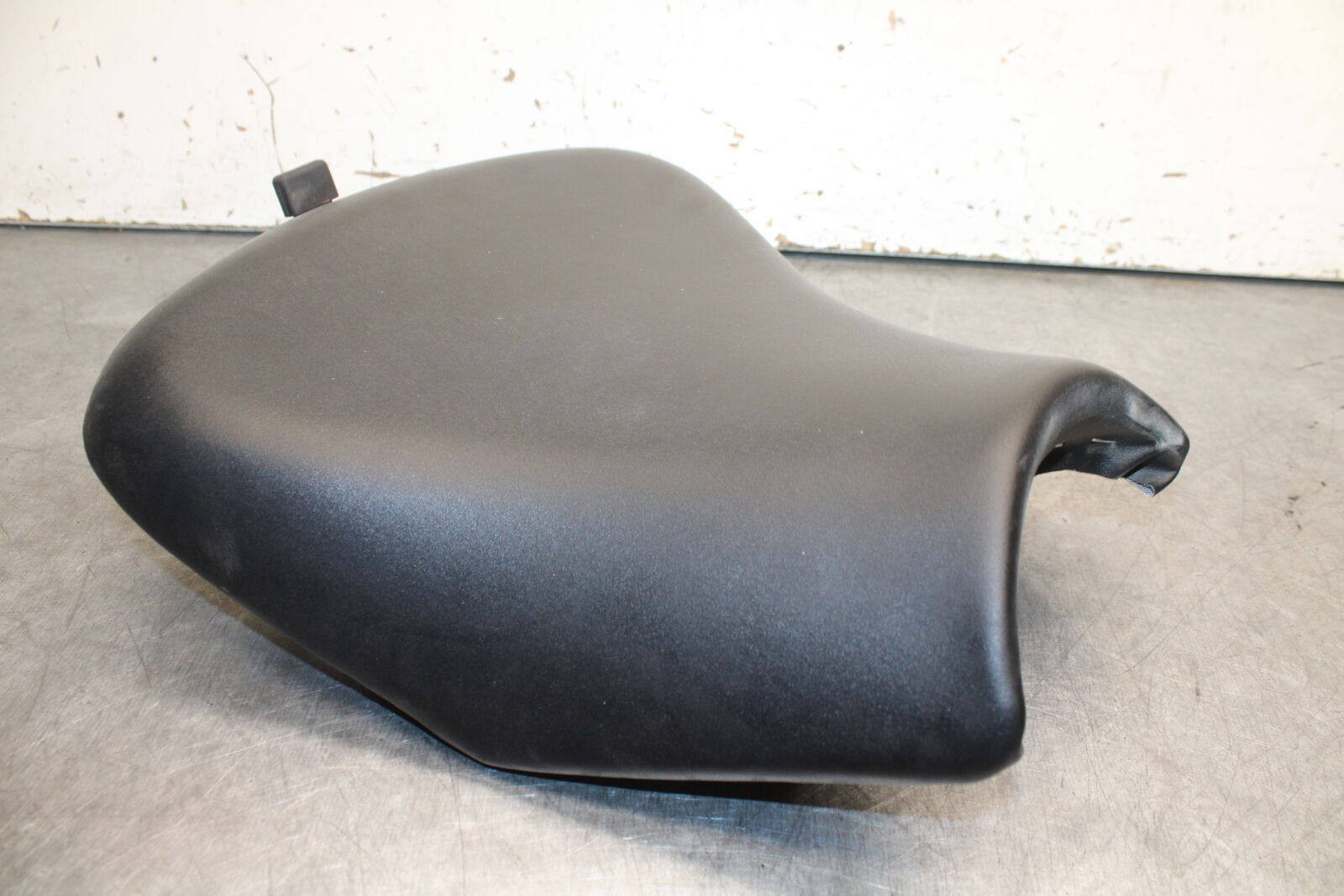 18-24 KAWASAKI NINJA 650 FRONT DRIVERS SEAT PAD SADDLE PILLION BB725