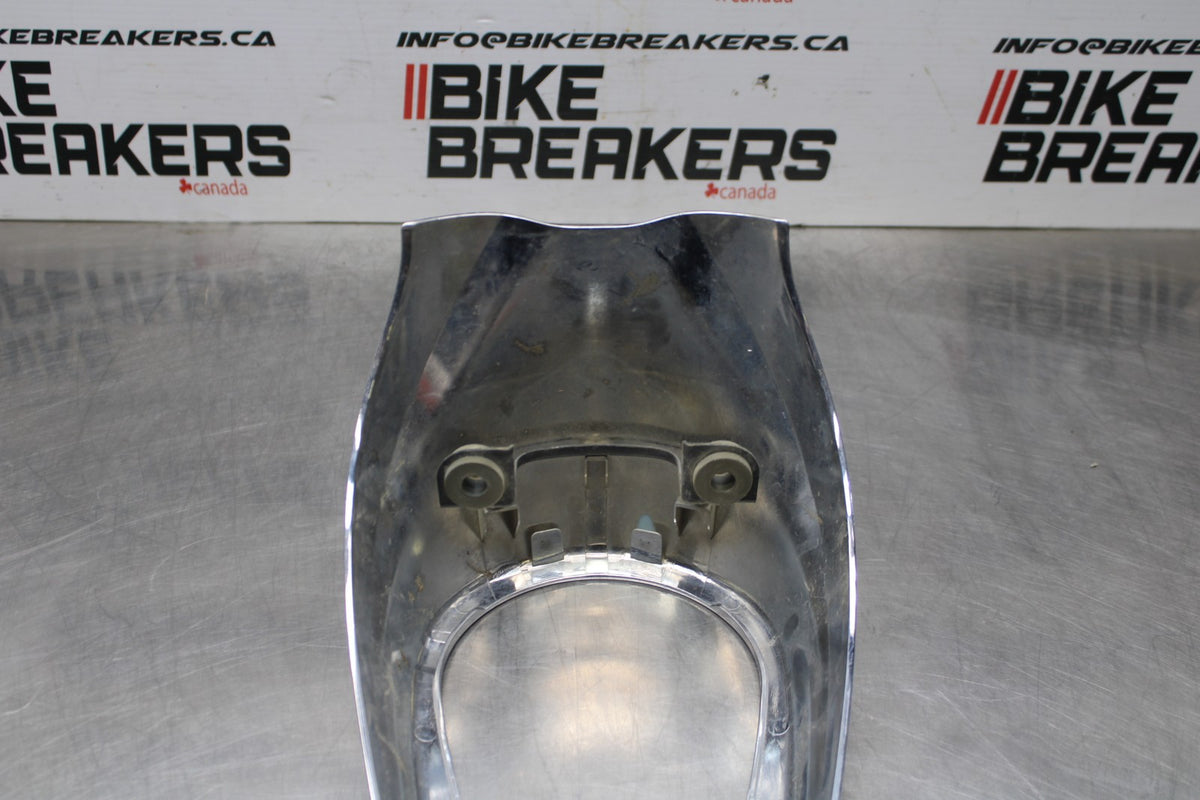 07-25 KAWASAKI VULCAN 900 VN900D CLASSIC LT GAS TANK CAP COVER TRIM PANEL BB842
