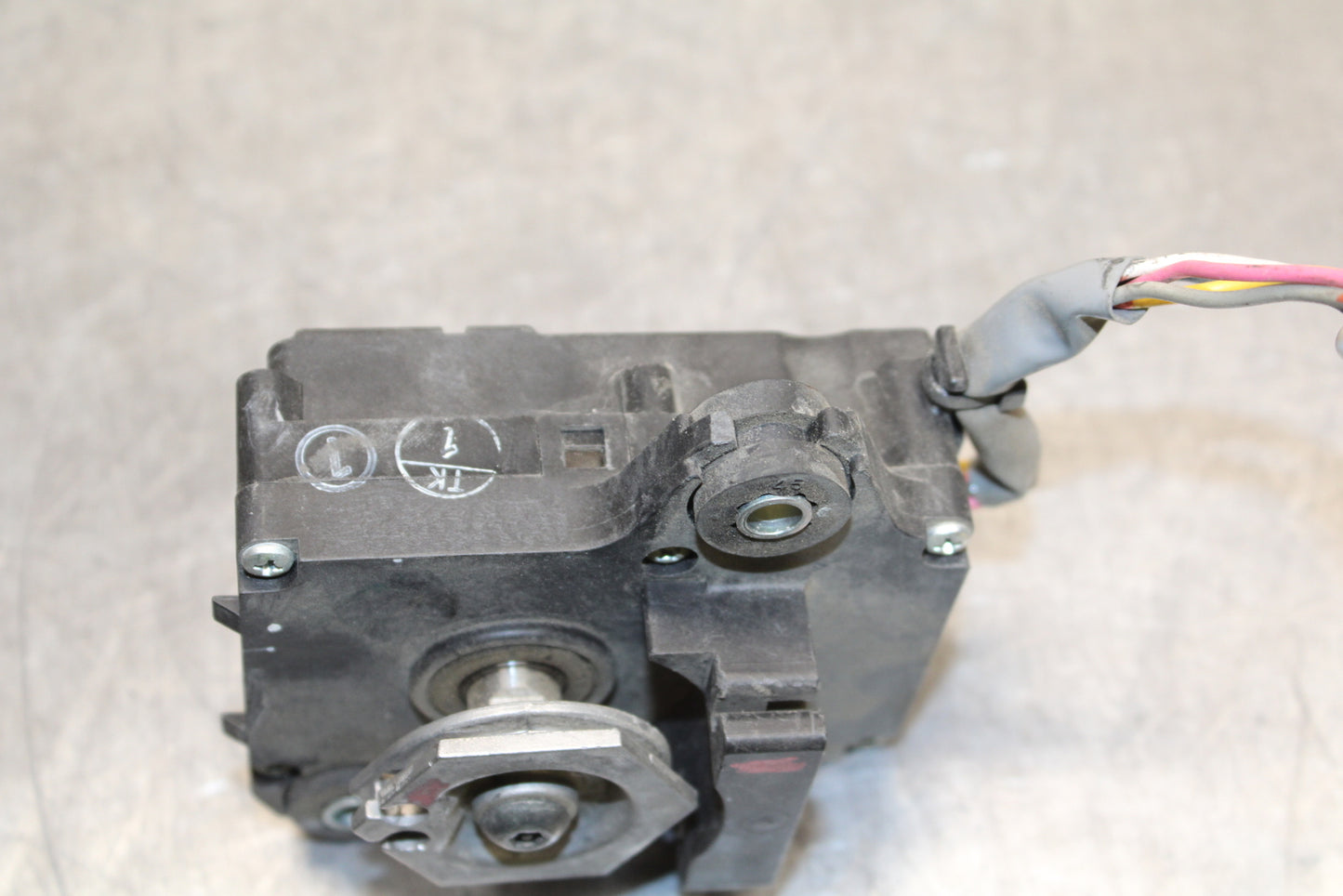 12-13 KAWASAKI Z1000 EXHAUST VALVE SERVO MOTOR BB743