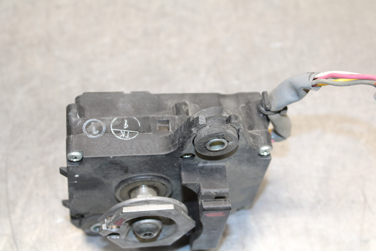 12-13 KAWASAKI Z1000 EXHAUST VALVE SERVO MOTOR BB743