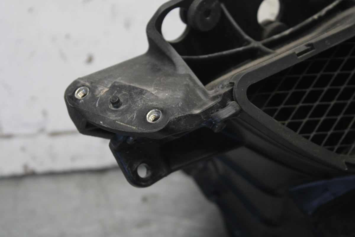 09-12 KAWASAKI NINJA ZX6R UPPER FAIRING MIRROR GAUGES STAY BRACKET BB698