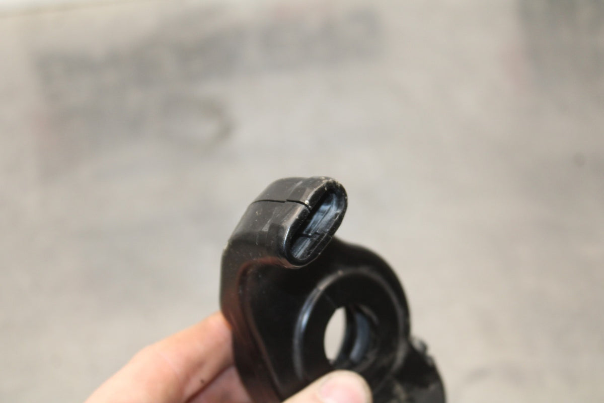 18 YAMAHA SUPER TENERE THROTTLE CABLE LINE HOUSING GUIDE BB832