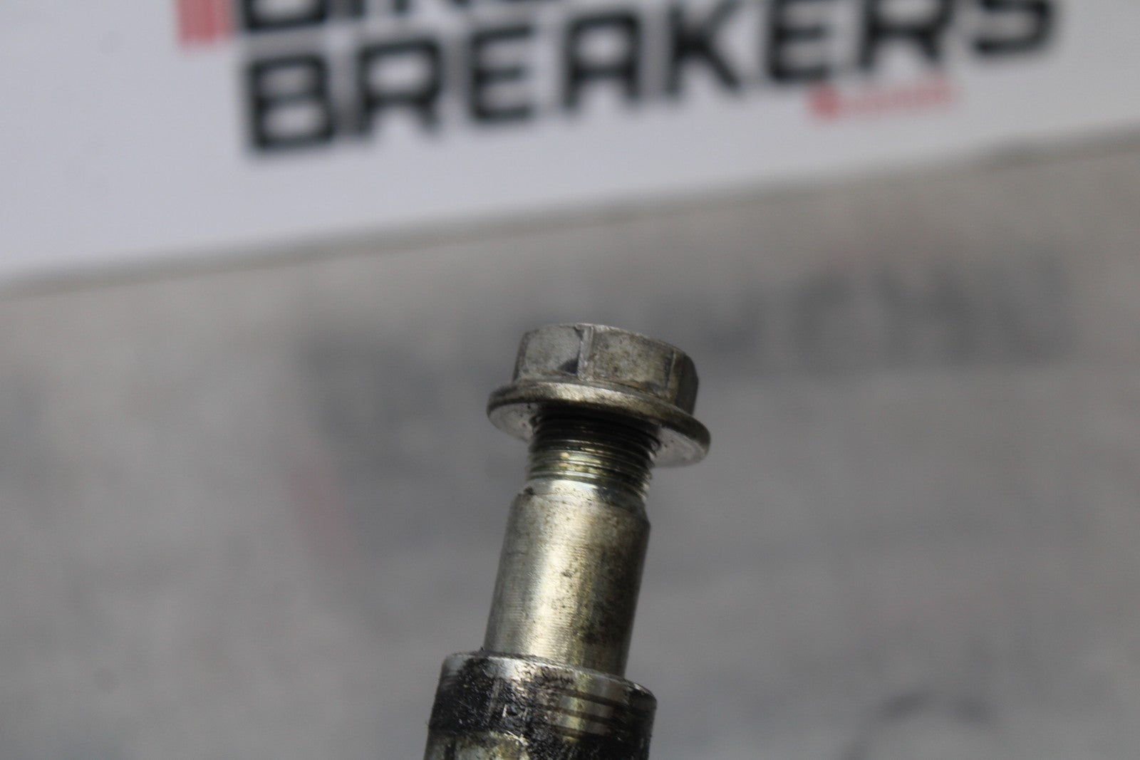 03-08 KAWASAKI VULCAN 1600 FRONT WHEEL RIM AXLE PIVOT BOLT BB196