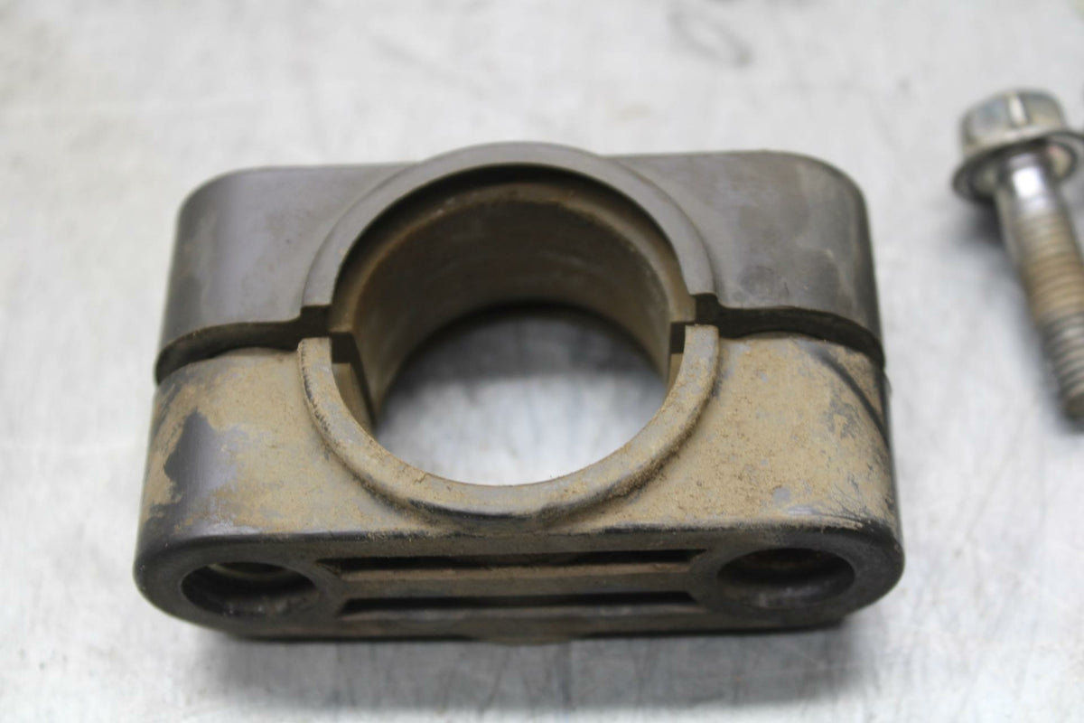 06-20 YAMAHA RAPTOR 700 YFM700R STEERING HARDWARE STAY BRACKET RISER CLAMP BB414