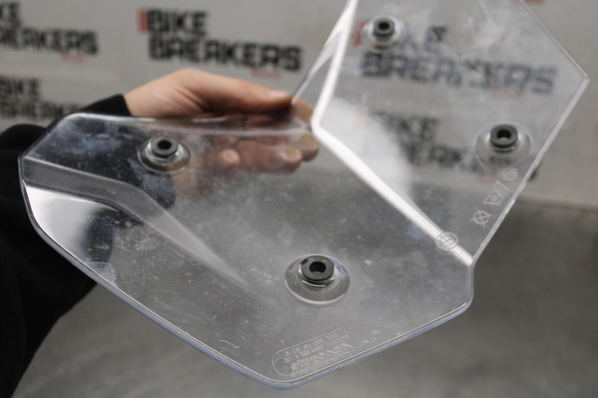 19 BMW F750GS WINDSHIELD WINDSCREEN BB938
