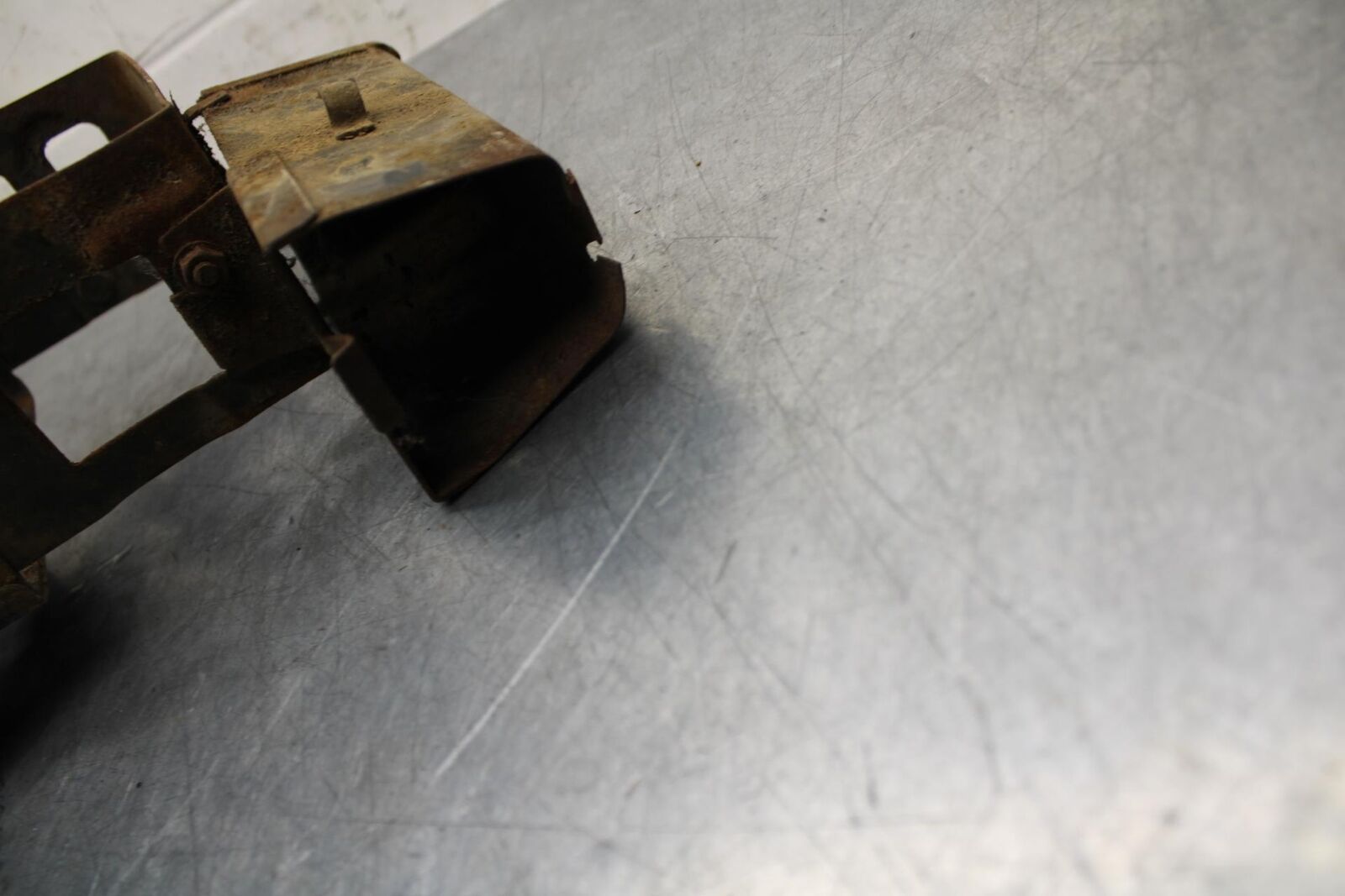 75 SUZUKI GT 550 TOOL BOX BATTERY BOX BB72
