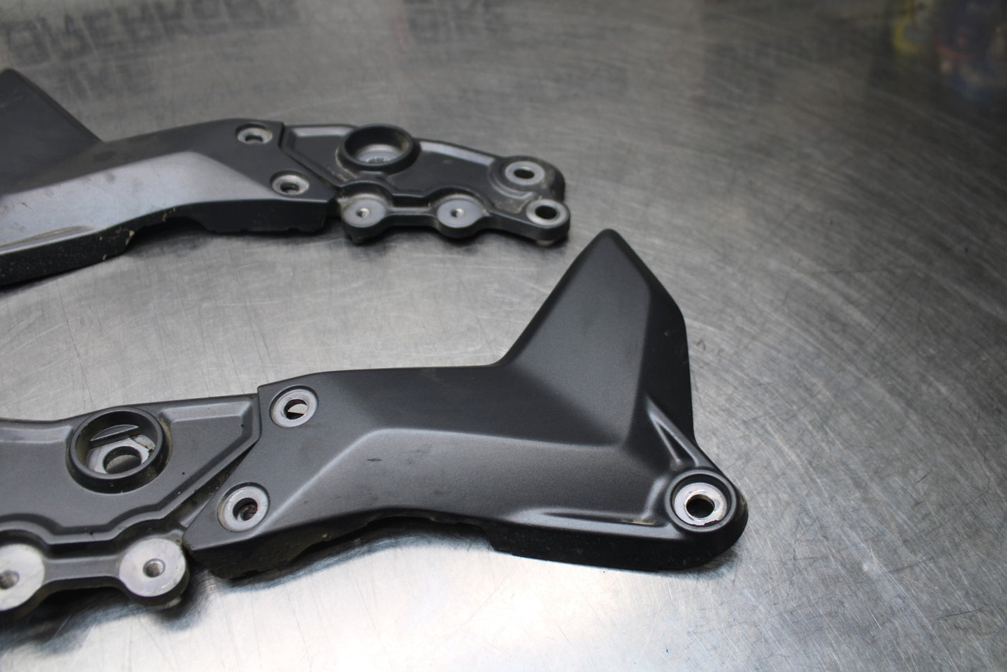22-25 YAMAHA YZF R7 LEFT RIGHT REARSET REAR SET DRIVER PEG BRACKETS MOUNTS BB769