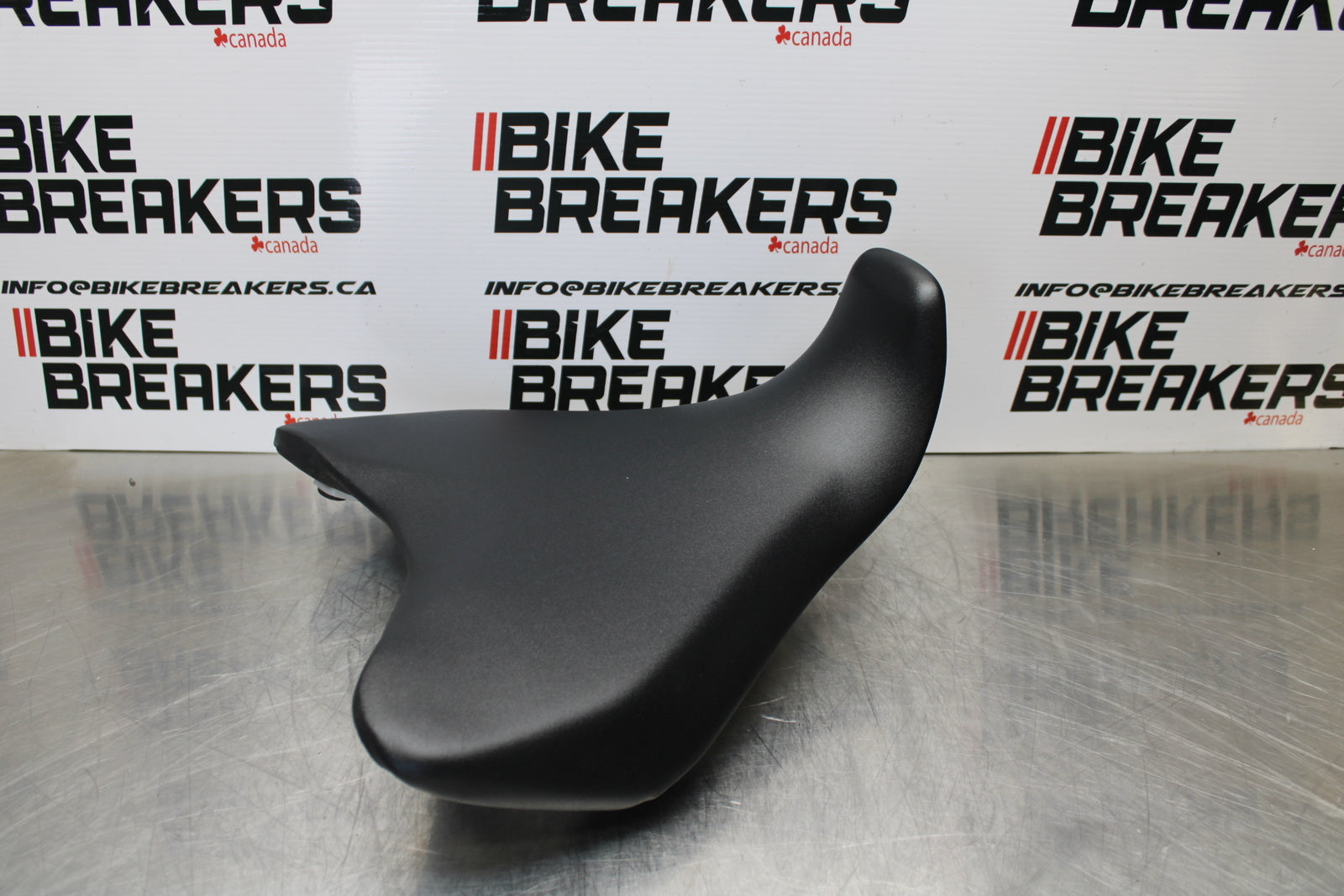 14-17 YAMAHA FZ07 FRONT DRIVERS SEAT PAD SADDLE PILLION BB162