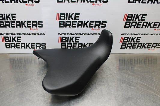 14-17 YAMAHA FZ07 FRONT DRIVERS SEAT PAD SADDLE PILLION BB162