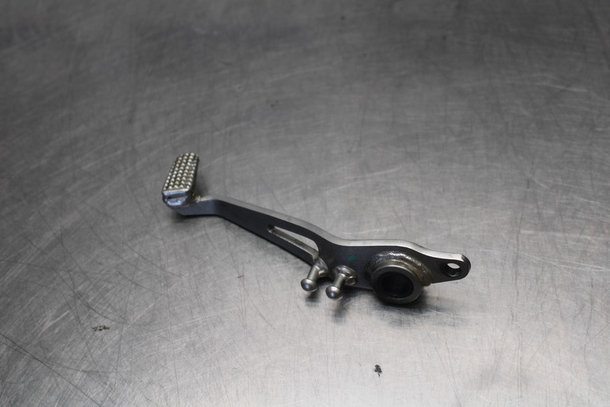25 KAWASAKI Z900 RIGHT REARSET BRAKE FOOT PEDAL BB928