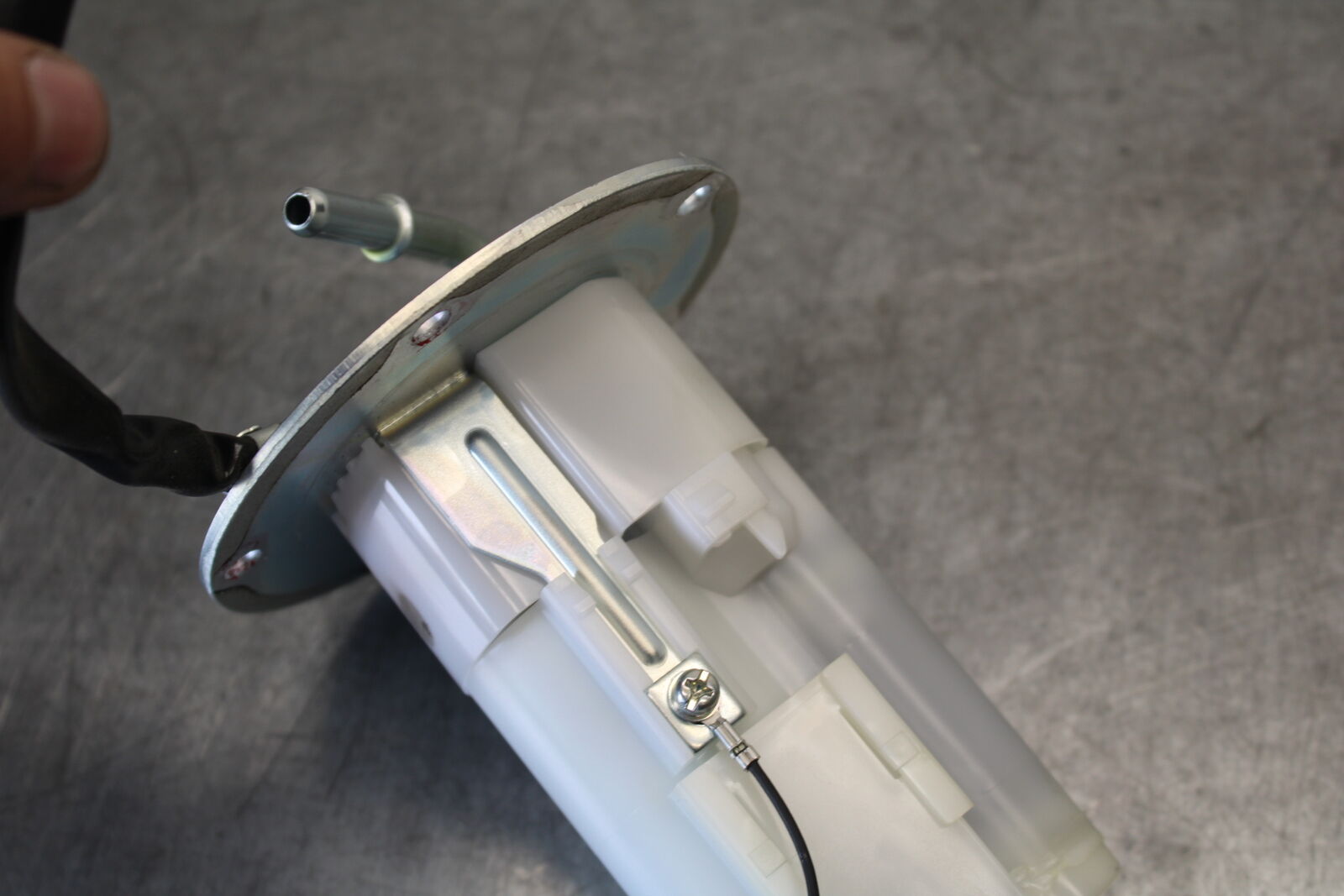 18-23 KAWASAKI NINJA 400 FUEL PUMP GAS PETROL SENDER UNIT  BB679