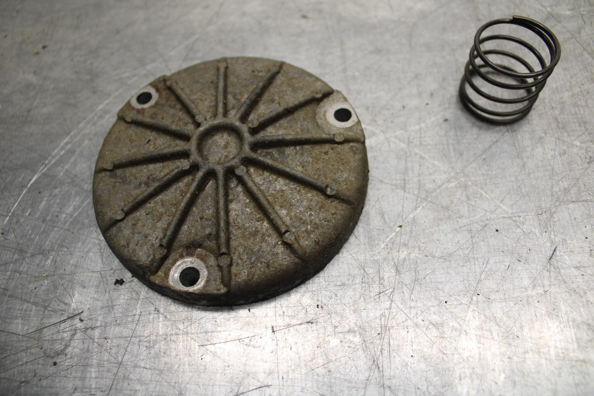 80-81 SUZUKI GS1000G ENGINE OIL FILTER COVER SPRING BB91
