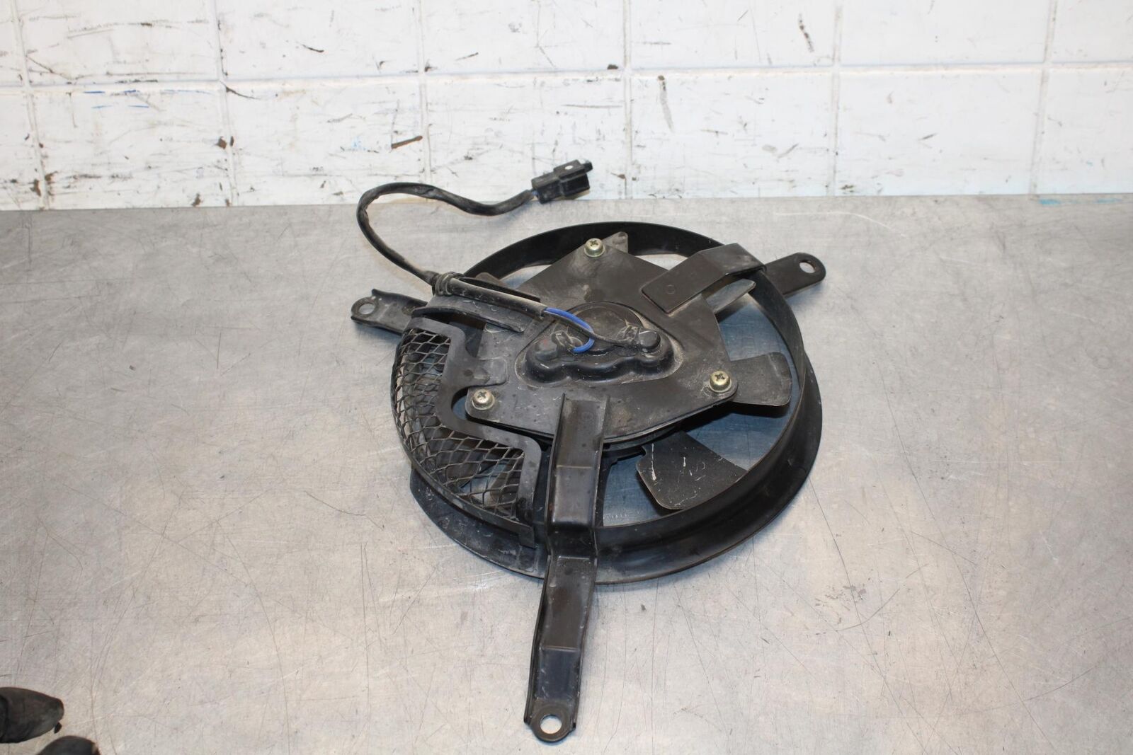 2001 Suzuki GSXR600 ENGINE RADIATOR COOLING FAN 17800-35F00 BB59