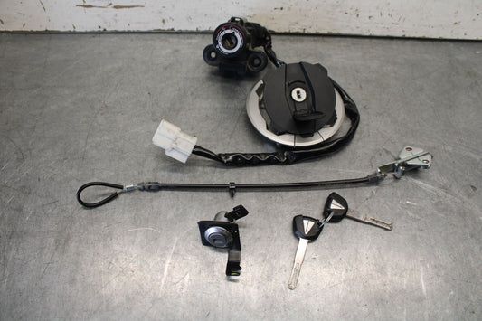 18-23 KAWASAKI NINJA 400 IGNITION LOCK KEY SET W/ GAS CAP AND SEAT LOCK BB679