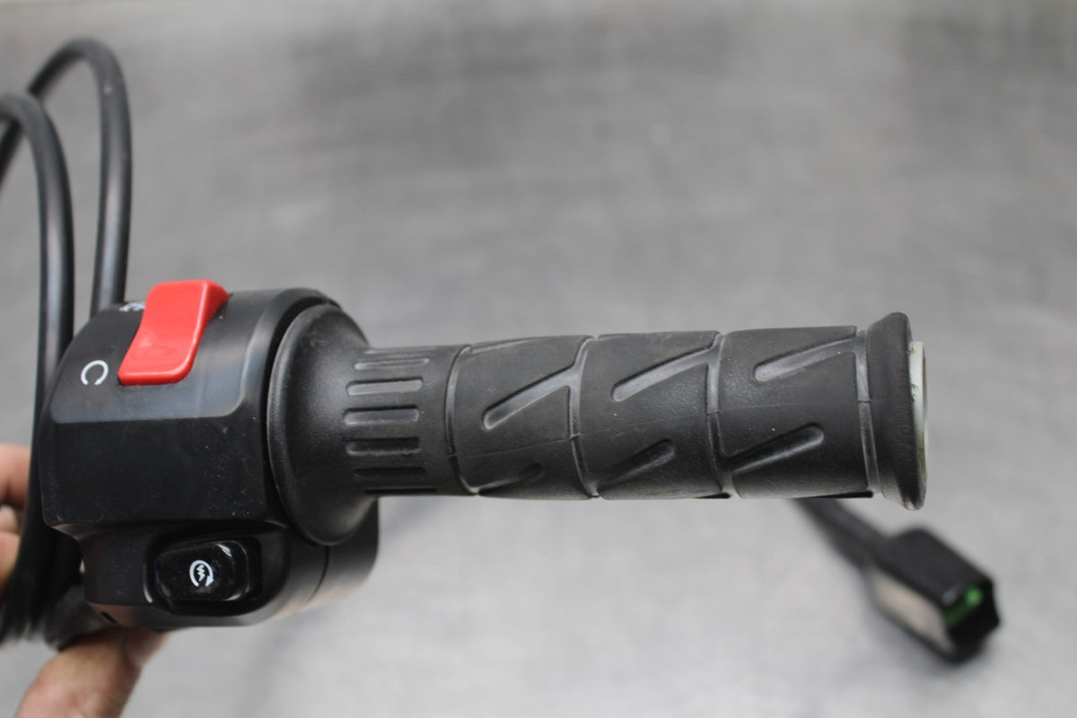 13-17 KAWASAKI NINJA 300 RIGHT CLIP ON HANDLE KILL OFF START SWITCHES BB189