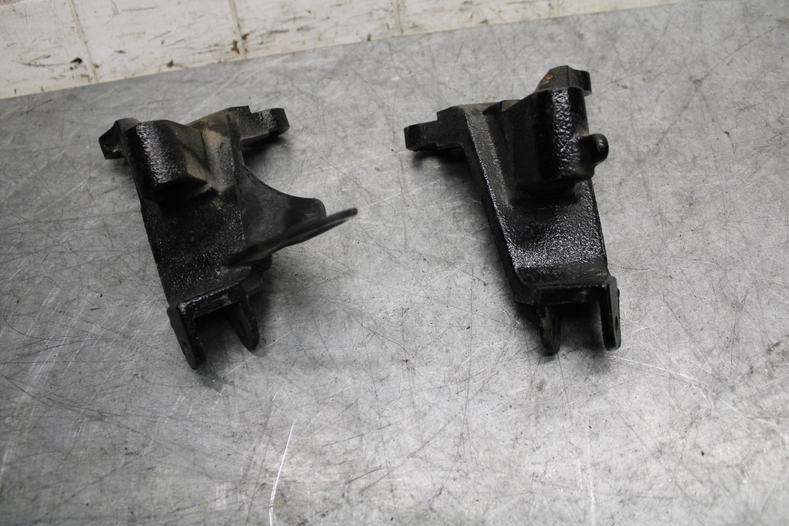 2007 Suzuki Boulevard M50 REARSET BRACKET PAIR BB537