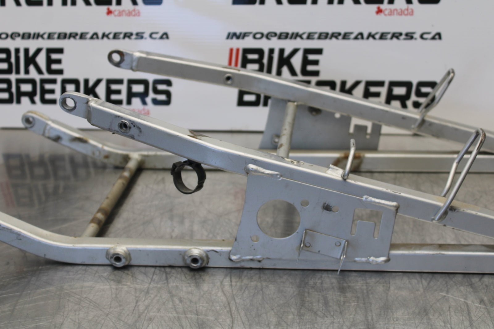 98-05 HONDA SUPER HAWK 1000 VTR1000F REAR SUBFRAME BACK SUB FRAME BB152