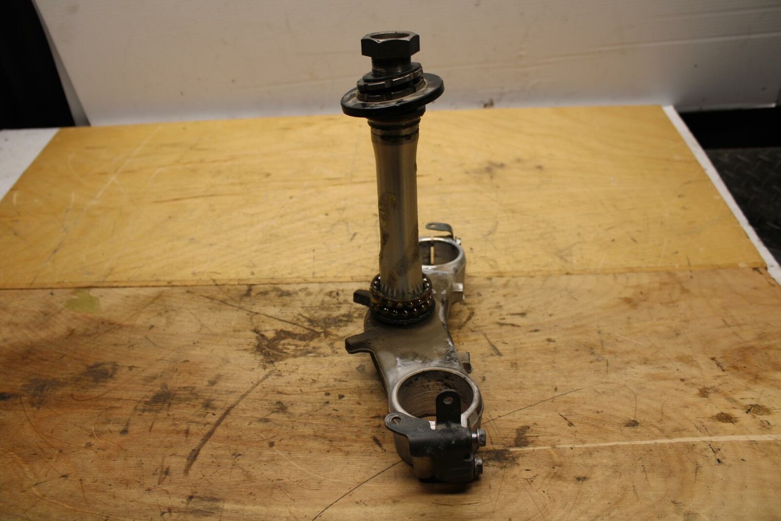 04-05 KAWASAKI NINJA ZX10R FRONT FORKS CLAMP LOWER TRIPLE TREE STEM BB322