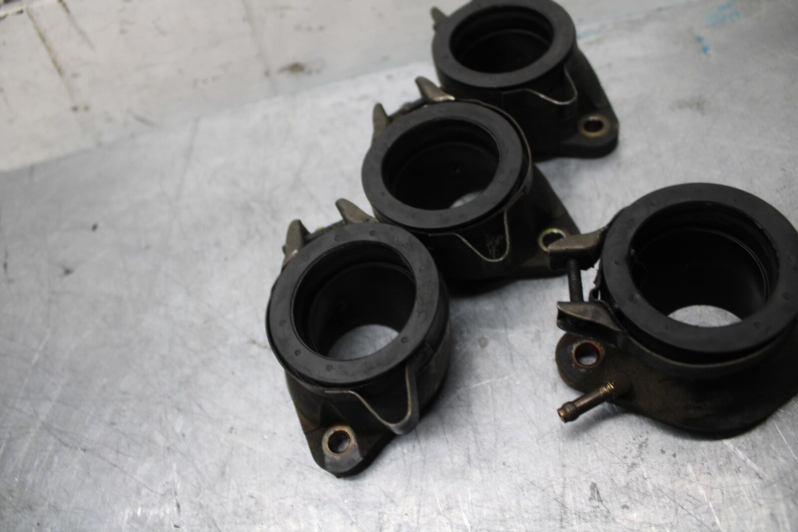 84-85 YAMAHA FJ1100 INTAKE MANIFOLD BB29