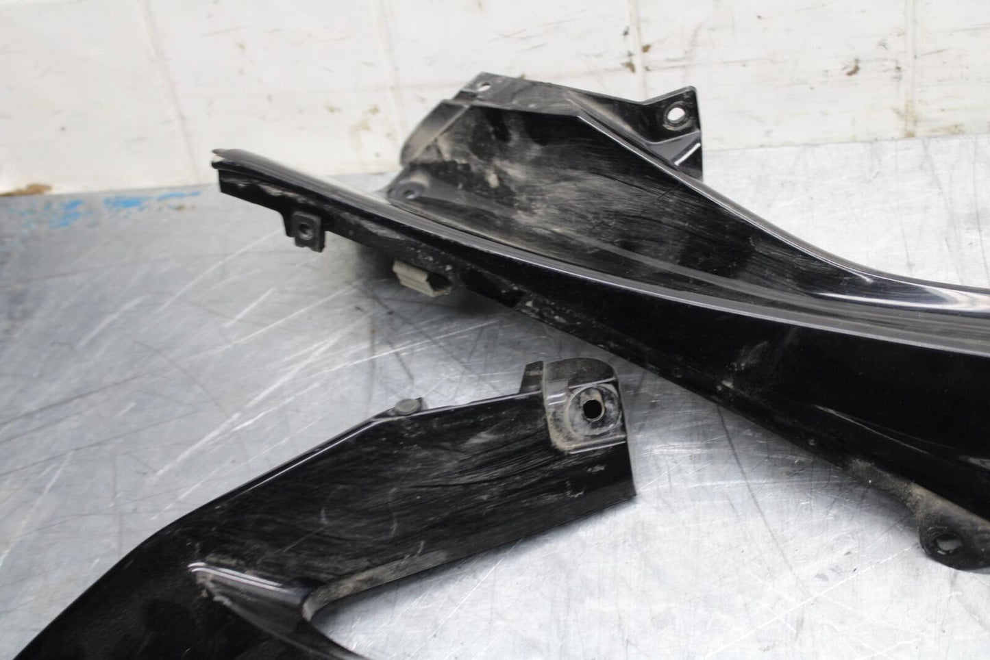 08-16 YAMAHA YZF R6 MID UPPER SIDE FAIRING COWL BB465