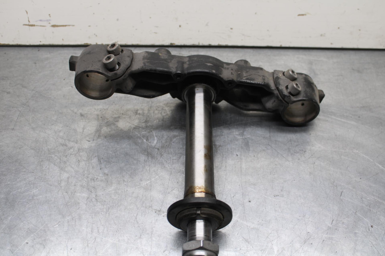 03-08 KAWASAKI VULCAN 1600 FRONT FORKS CLAMP LOWER TRIPLE TREE STEM BB616