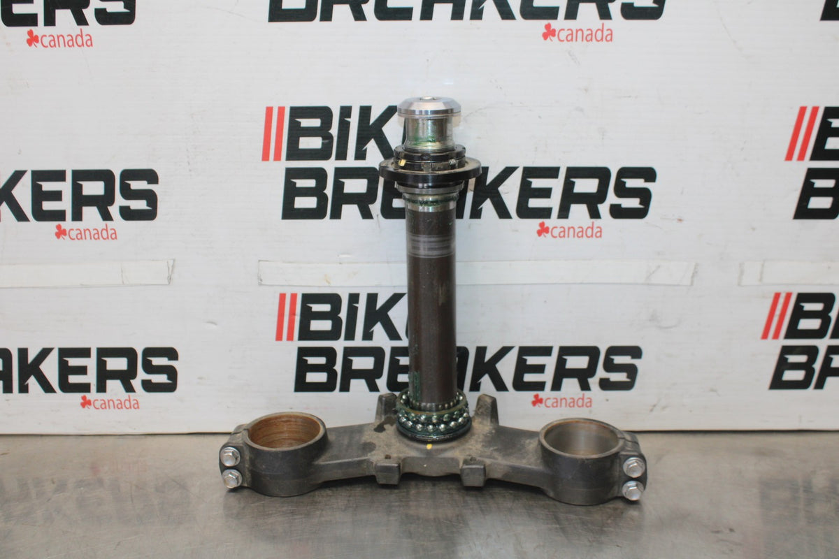 25 KAWASAKI Z900 FRONT FORKS CLAMP LOWER TRIPLE TREE STEM BB928