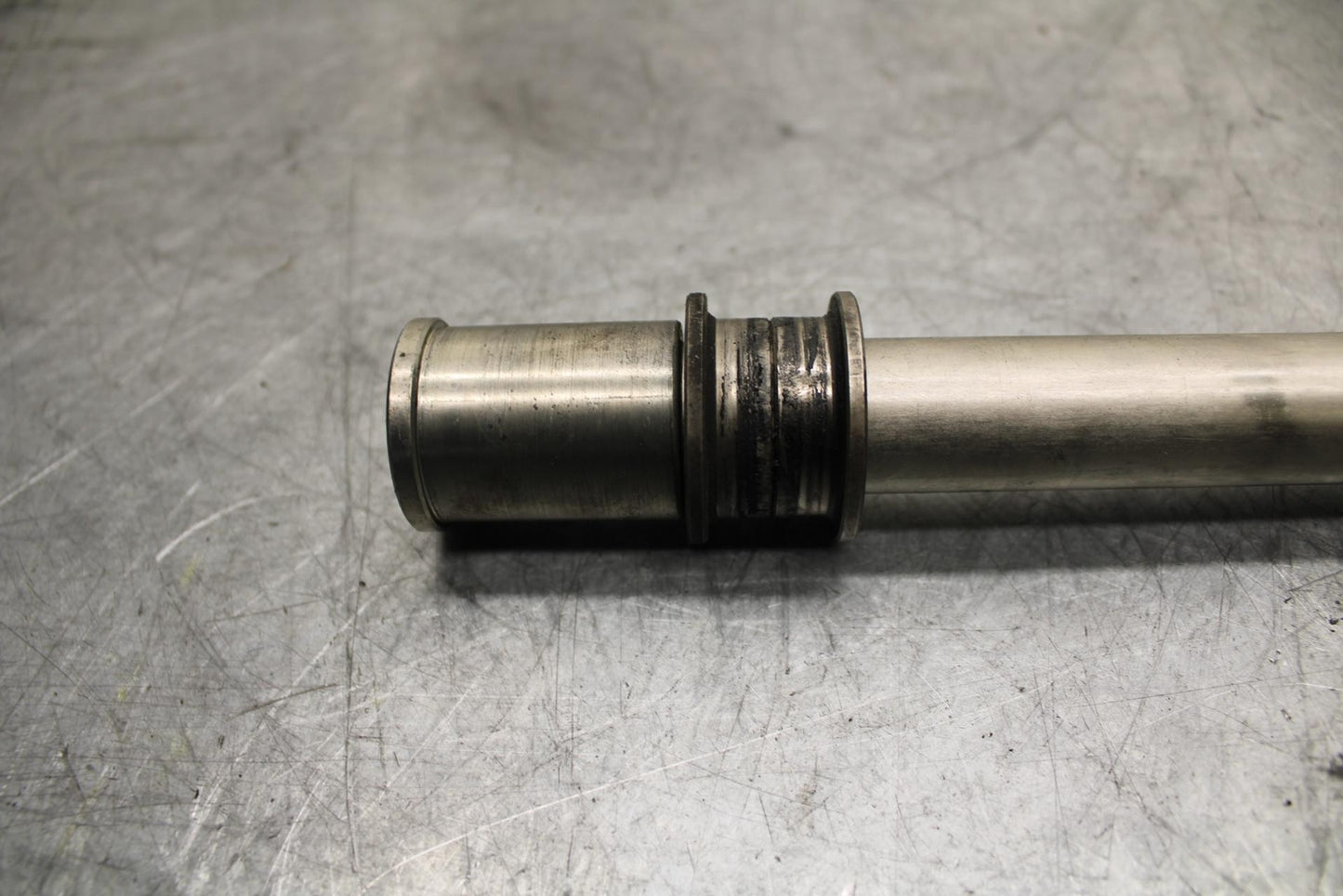 2009 Kawasaki Ninja ZX6R ZX600R FRONT WHEEL RIM AXLE PIVOT BOLT 41068-0034 BB548