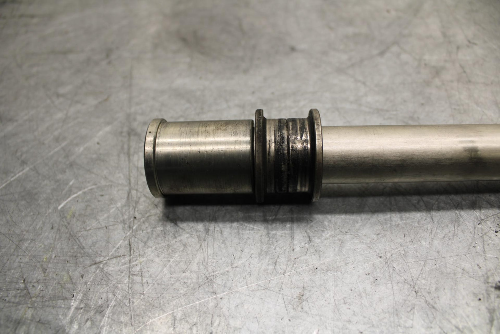 2009 Kawasaki Ninja ZX6R ZX600R FRONT WHEEL RIM AXLE PIVOT BOLT 41068-0034 BB548