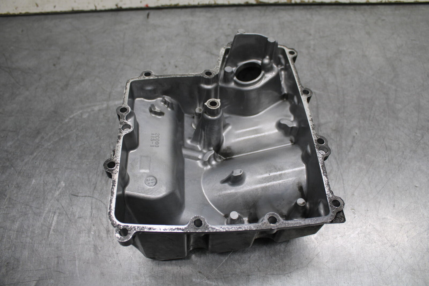 06 YAMAHA YZF R6 ENGINE MOTOR BOTTOM OIL PAN COVER BB716