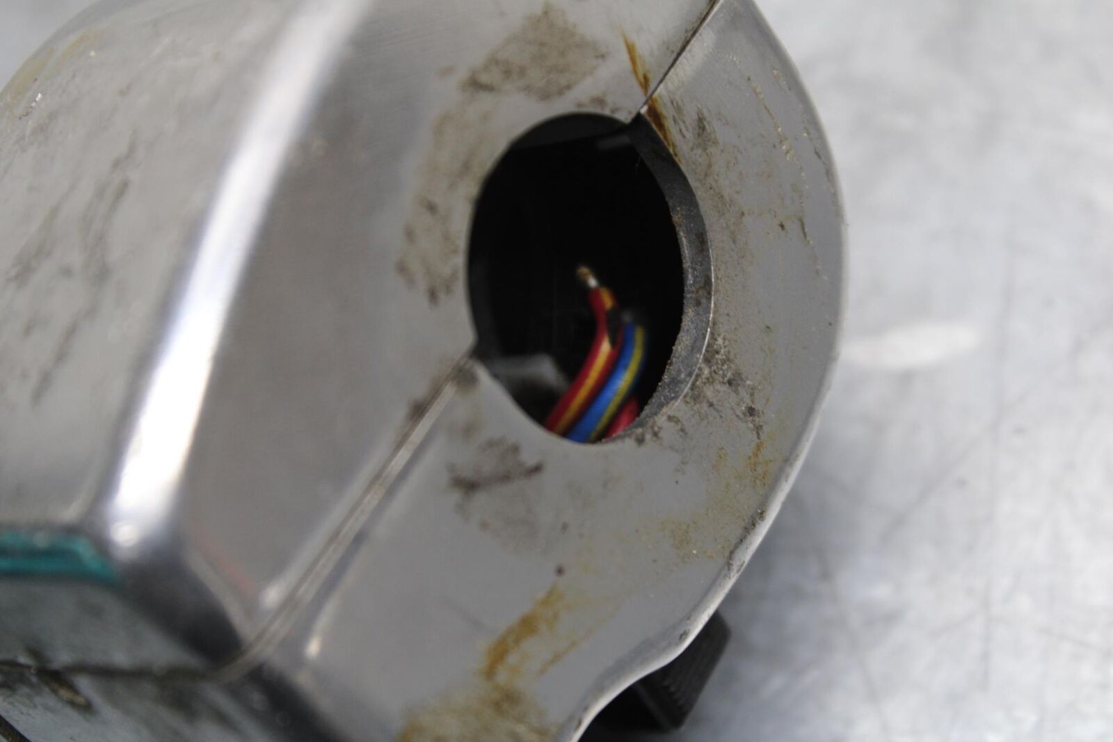 2005 Kawasaki Vulcan 1500 VN1500N Classic LEFT CLIP ON HANDLE HORN SIGNALS BB576