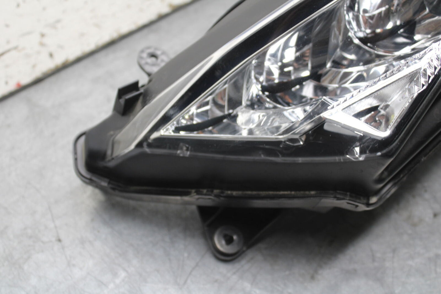 18-24 KAWASAKI NINJA 650 FRONT HEADLIGHT HEAD LIGHT LAMP BB725