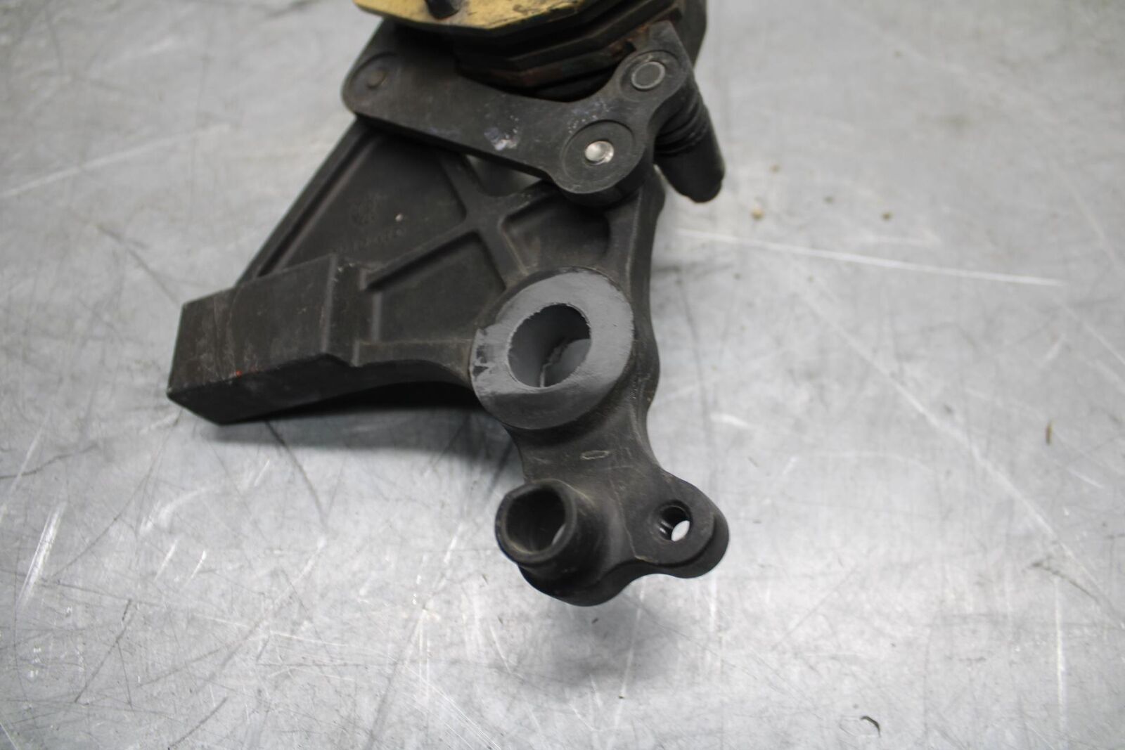 12-17 KAWASAKI NINJA 650 REAR BACK BRAKE CALIPER W MOUNT BRACKET 43034-0037 BB47