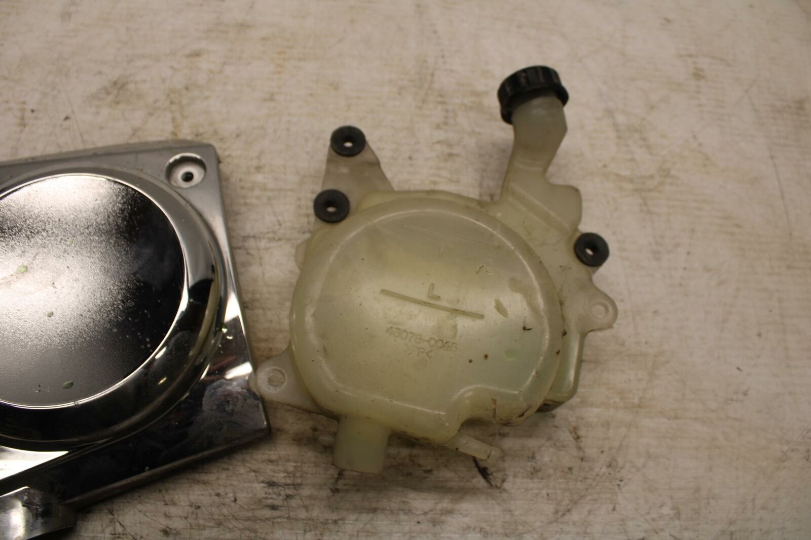 06-21 KAWASAKI VULCAN 900 COOLANT WATER TANK RESERVOIR BOTTLE BB363