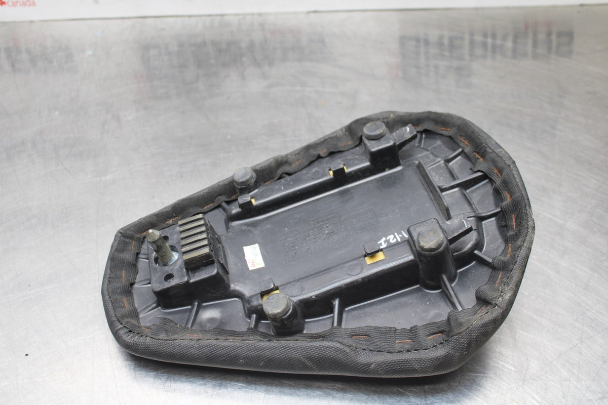 13-16 KTM 390 DUKE REAR BACK PASSENGER TANDEM SEAT PAD SADDLE PILLION BB815