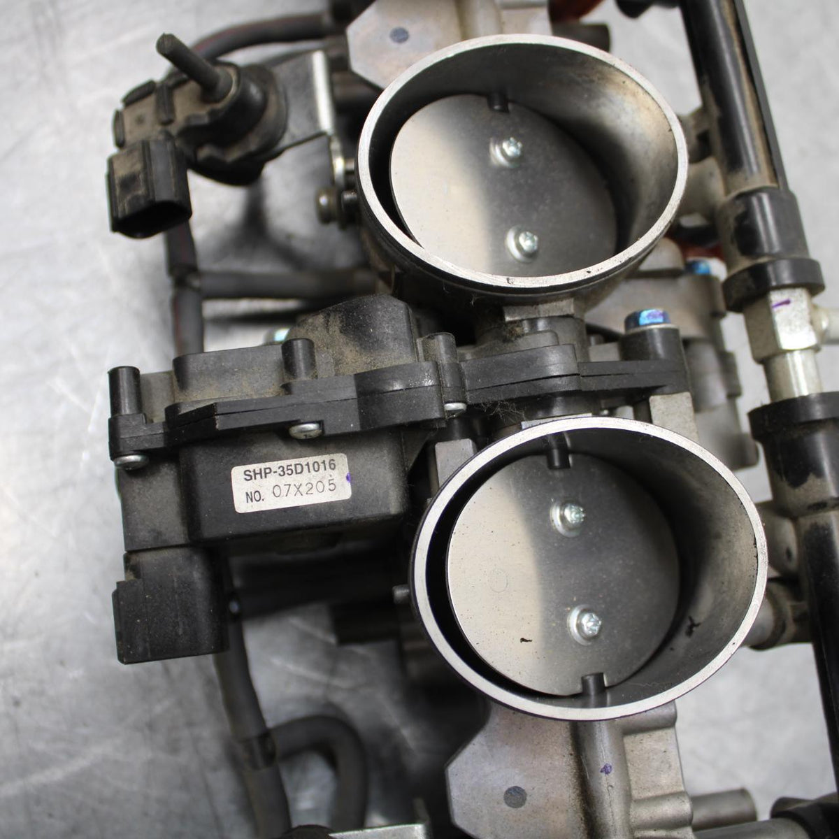 21 KAWASAKI NINJA ZX6R MAIN FUEL INJECTORS / THROTTLE BODIES 16163-1000 BB647