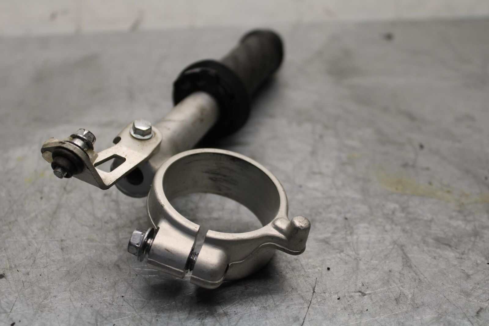 2006 Suzuki GSXR600 LEFT CLIP ON HANDLEBAR BB447