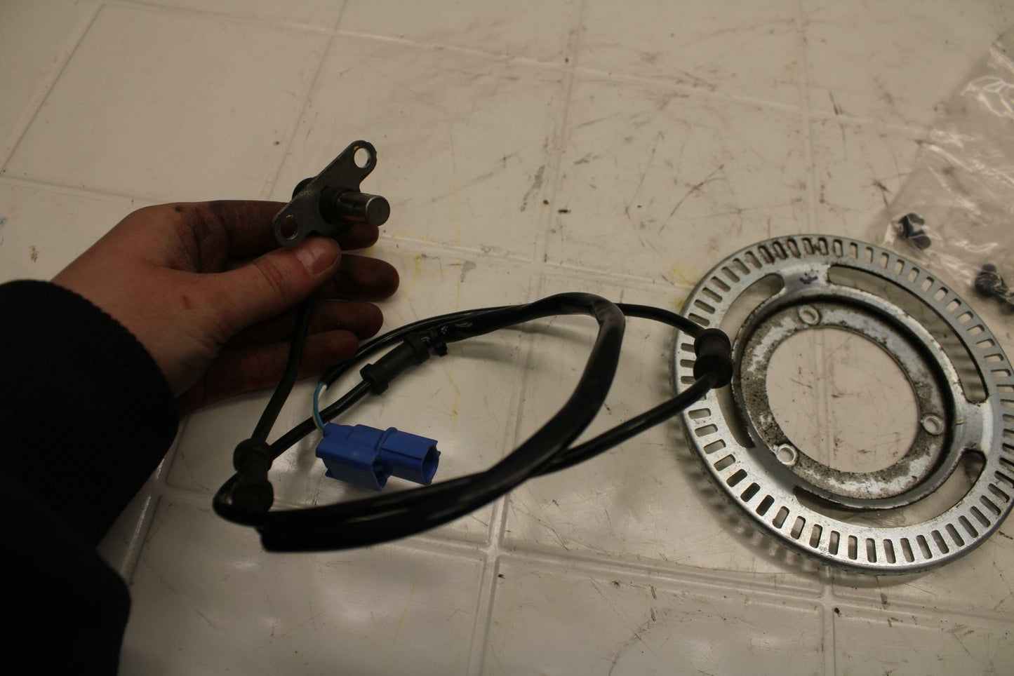 15-16 HONDA CB300F FRONT ABS BRAKE SENSOR RING BB05