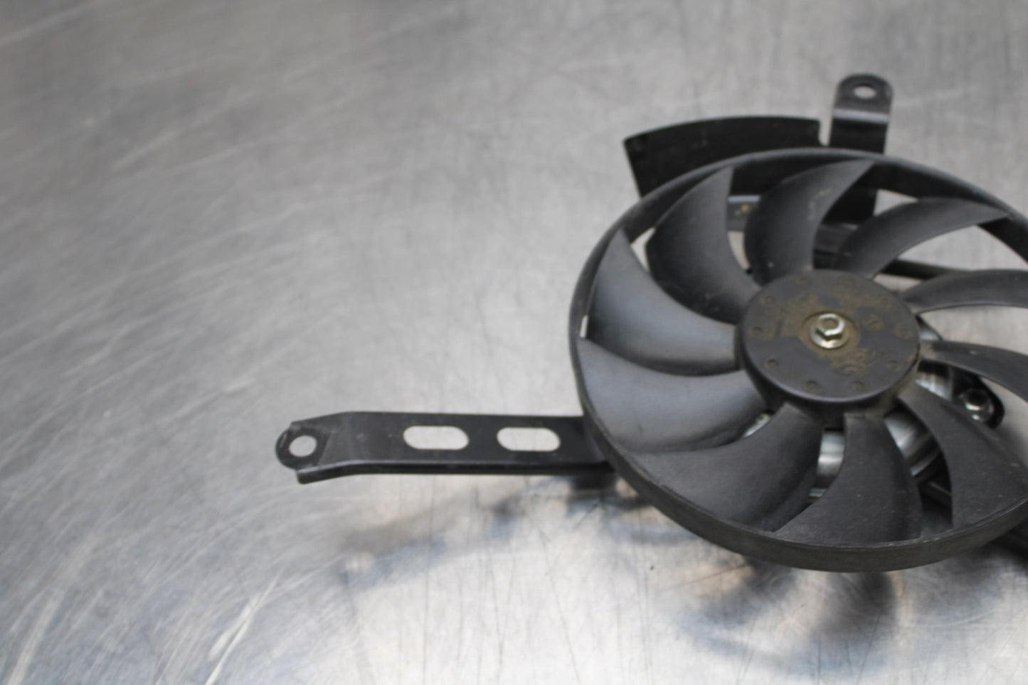 14-17 YAMAHA FZ07 ENGINE RADIATOR COOLING FAN BB162