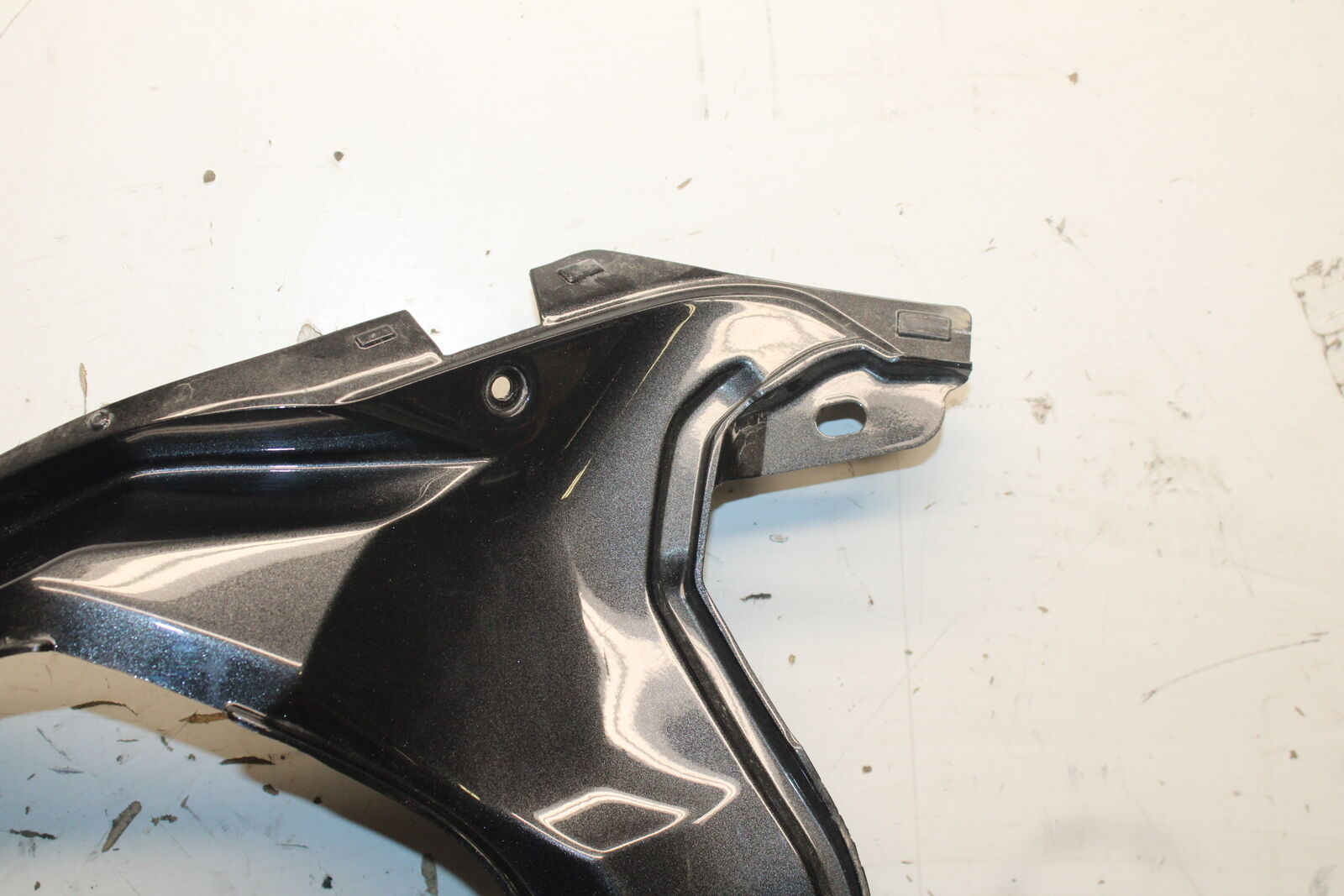 18-23 KAWASAKI NINJA 400 EX400 ABS CENTER REAR BACK TAIL FAIRING COWL BB747