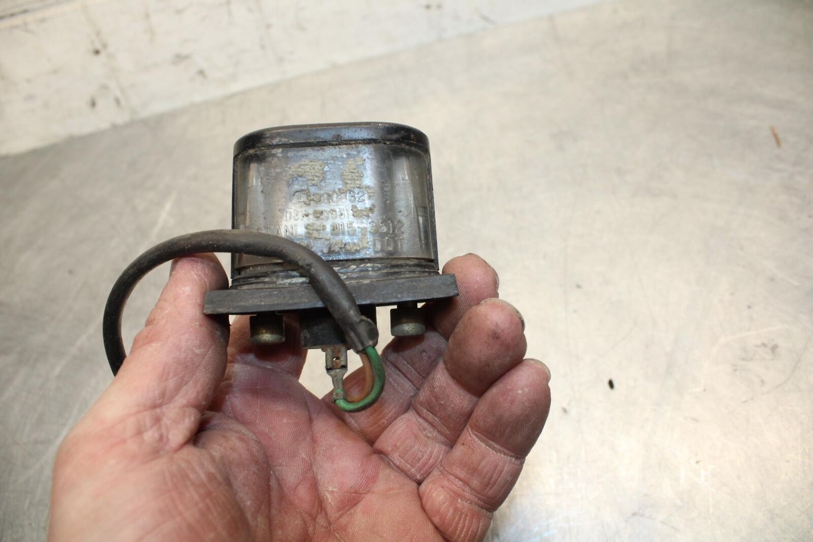 85-88 HONDA NS400R NC19 NSR400 NS400RG LICENSE PLATE LIGHT BB32