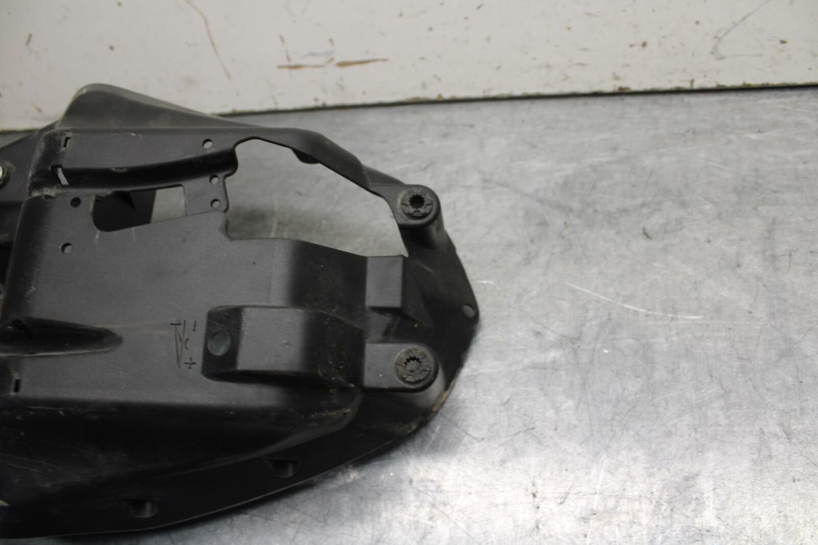 16-18 KTM 690 DUKE UPPER FAIRING MIRROR GAUGES STAY BRACKET BB631