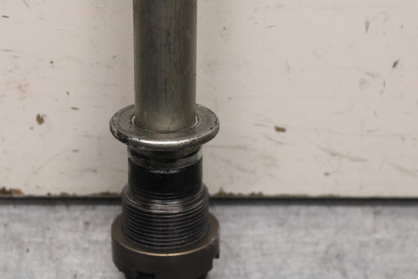 09-12 KAWASAKI NINJA ZX6R REAR BACK SWINGARM BOLT SUSPENSION PIVOT AXLE BB617