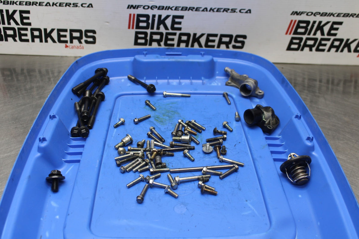 06-07 SUZUKI GSXR 600 ENGINE MOUNTING BOLTS HARDWARE MOTOR SCREWS BB848