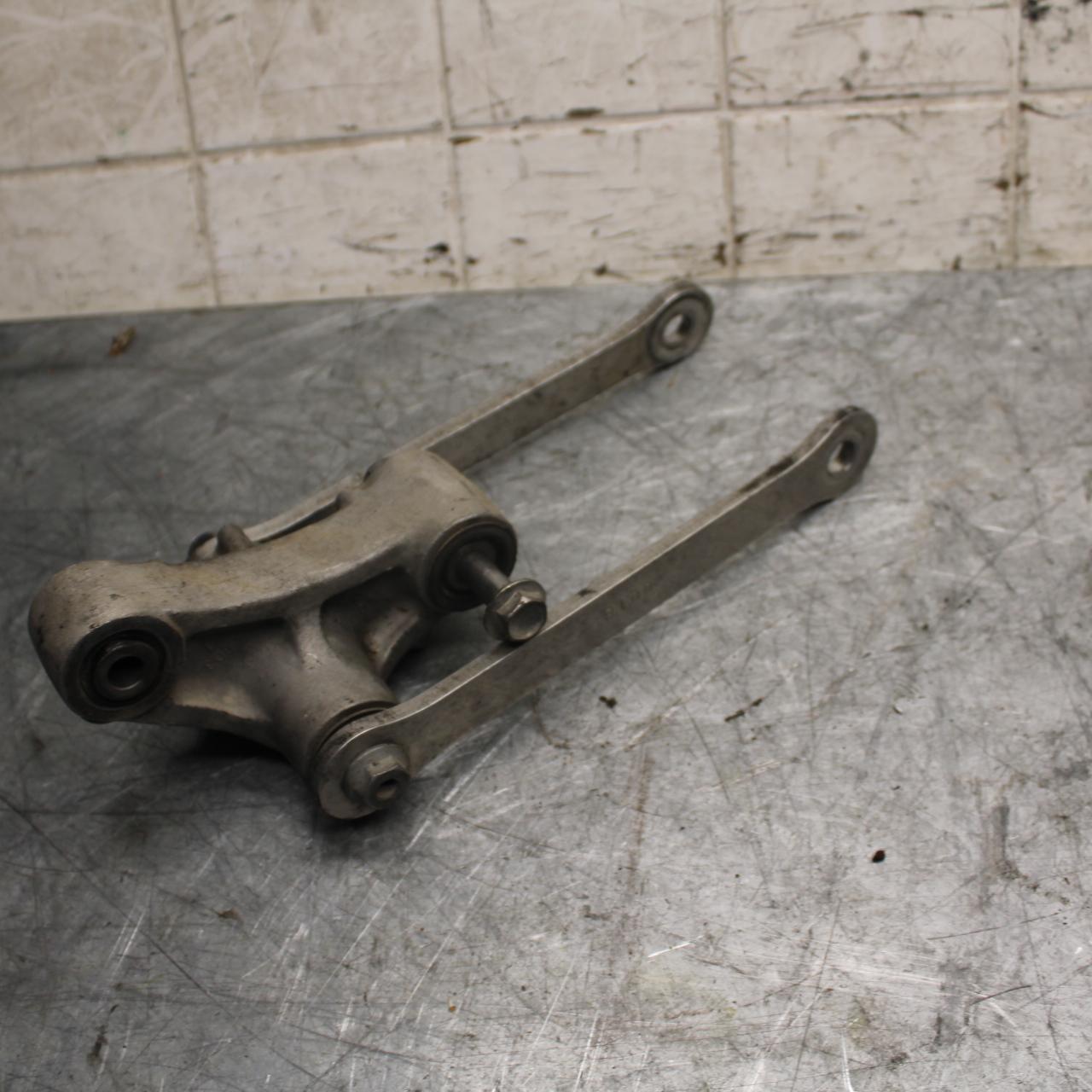 2009 Kawasaki Ninja ZX6R ZX600R REAR DOGBONE SHOCK LINKAGE LINK BB538