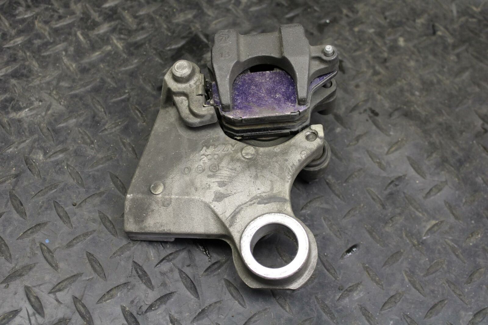 08-16 YAMAHA YZF R6 R6R 2C0 REAR BACK BRAKE CALIPER W MOUNT BRACKET BB178